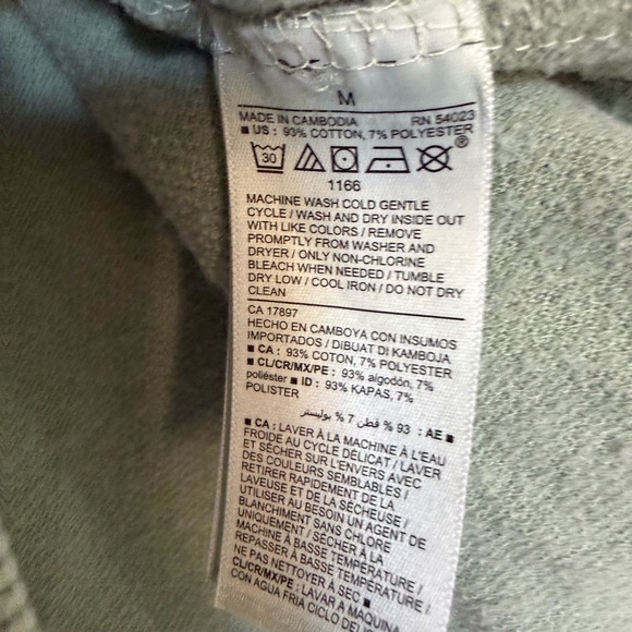 Old Navy Women’s Sage Sweatshirt - Picture 4 of 4